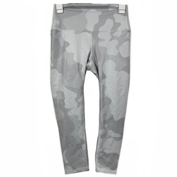 Alo Yoga White Camo High Waisted Active Capris - Picture 1 of 4